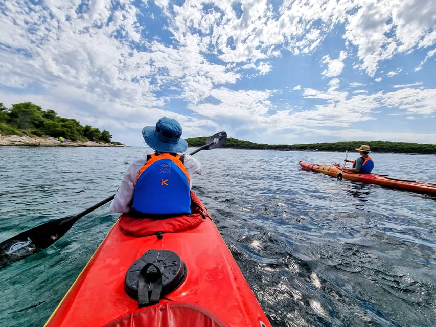Hvar: Half day kayak tour to Pakleni islands - Mlini Beach and the quiet side of the archipelago
