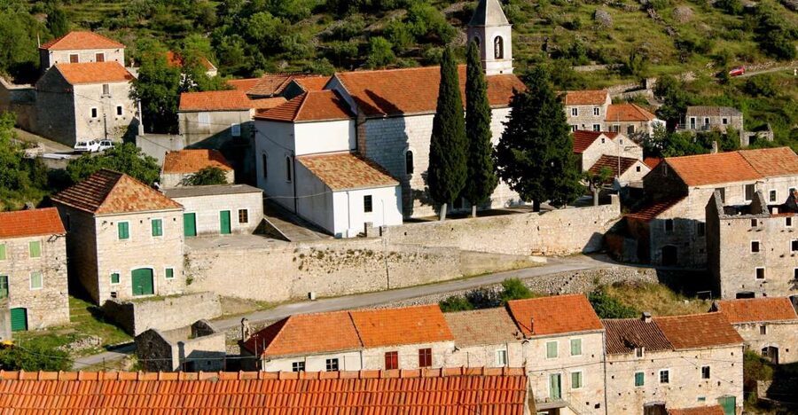 Hvar Hidden Gems Tour with Lunch or Dinner - Who should book this Hvar outing?