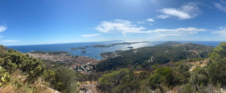 Hvar: Hvar Wine Tasting Experience - Crossing Hvar on the old road