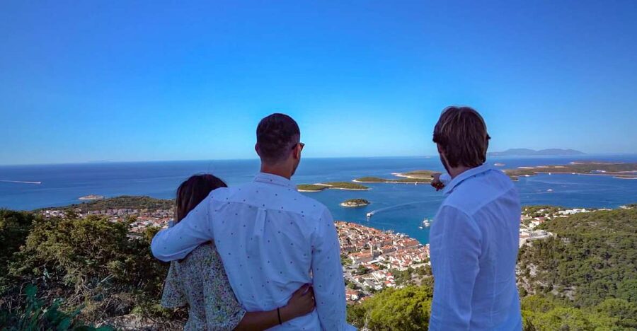 Hvar: Island tour with Wine and Olive Oil Tasting - Jelsa and the Duboković cellar