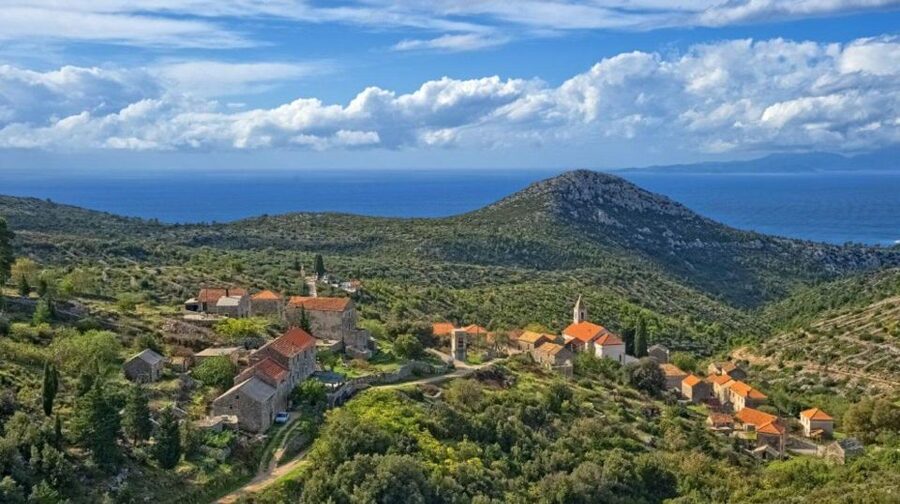 Hvar: Island tour with Wine and Olive Oil Tasting - The climb to Napoleon Fortress