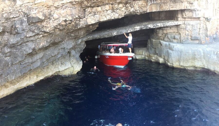 Hvar: Private Blue Cave and Vis Speedboat Tour - How the $1,344 price works for your group