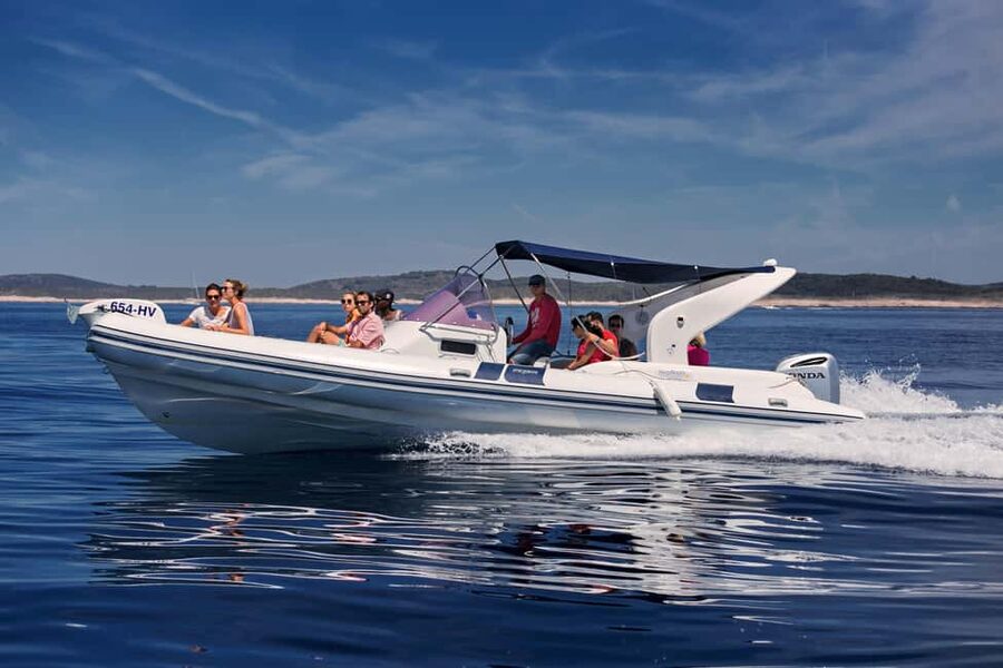 Hvar: Sunset and Pakleni Islands with a Speed Boat - The ride back to Hvar after sunset