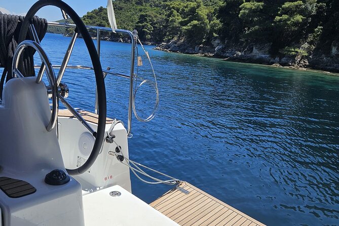 Islands Tour on Luxurious Jeanneau Sun Odyssey - Sunj Beach is the main sand stop