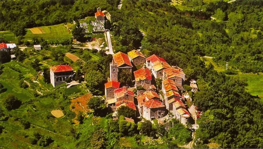 Istria Highlights Tour from Rijeka or Pula - Labin combines a medieval center with an art scene