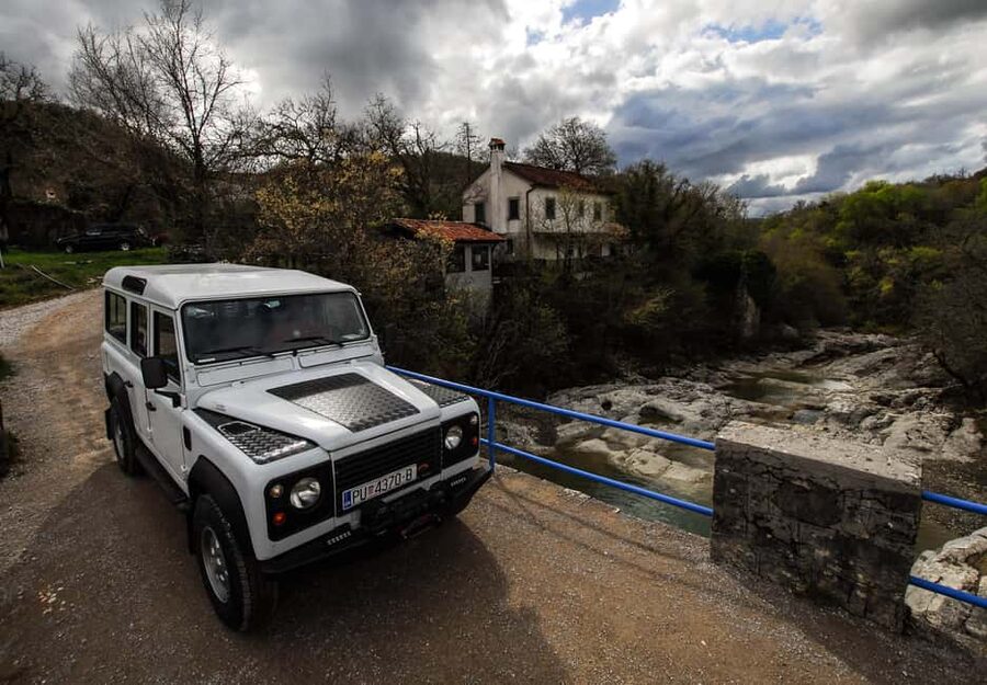 Istria: Land Rover Off-Road Adventure with Tastings - Starting near Pazin’s zipline