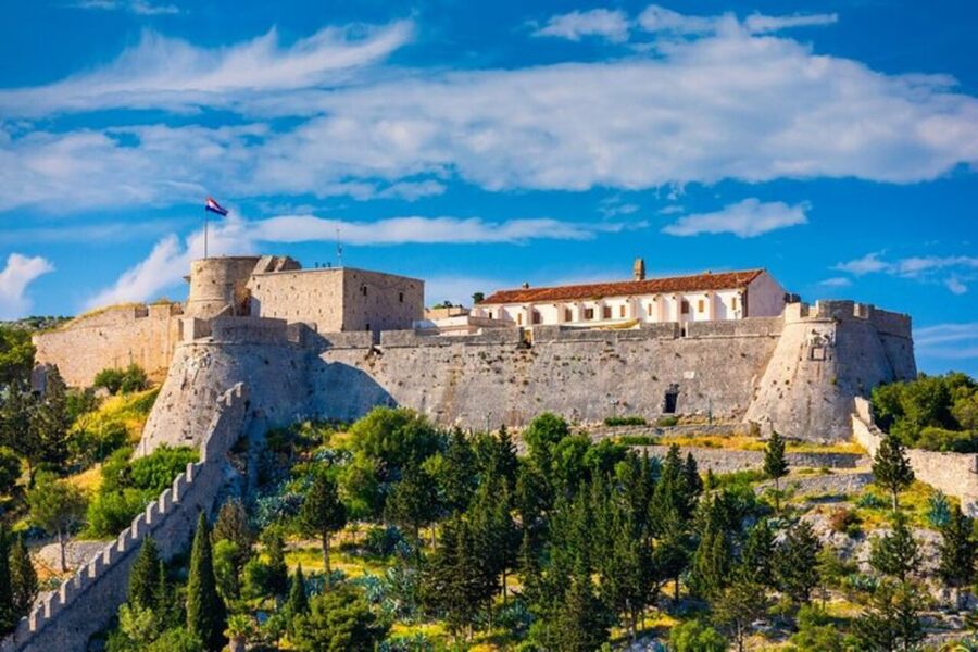 Jewels of Hvar – Guided Walking Tour - Ending over Hvar’s harbor