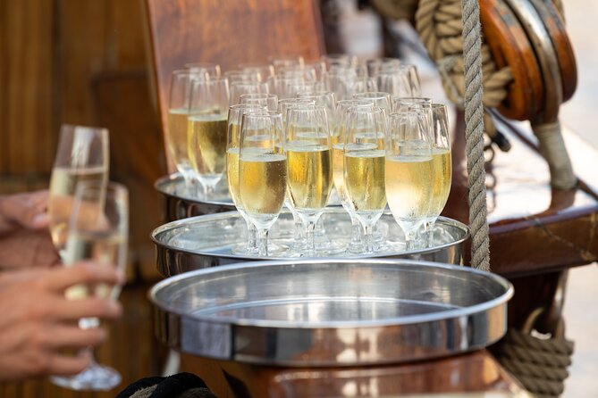 Karaka - The Best Dubrovnik Sunset Cruise (adults only) - What the included drinks really add