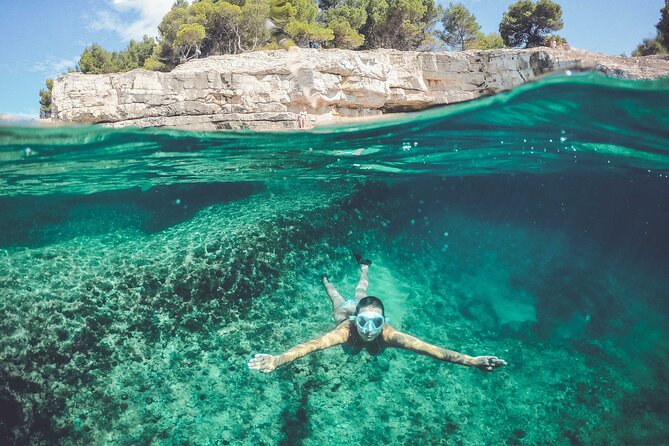 Kayak tour in Pula to Valley of Tears/free drinks+photos included - Who will enjoy this outing most
