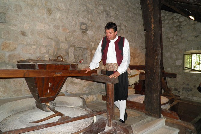 Konavle Valley Wine Tour from Dubrovnik with Train Ride and Wine Tasting - Timing, Group Size, and Comfort