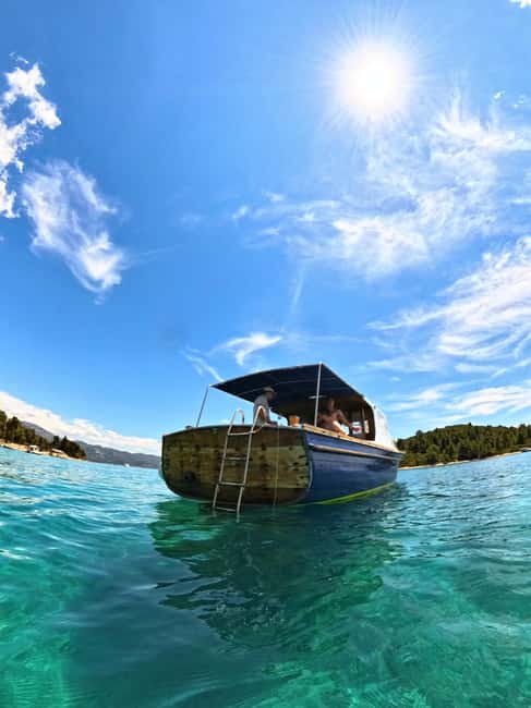 Korčula: Sail Away - tour with traditional craftmanship boat - What the crew adds to the day