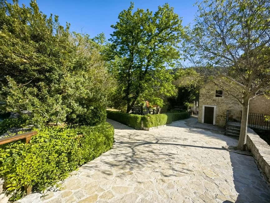 Krka waterfalls tour with lunch from Split - Šibenik in a 90-minute visit