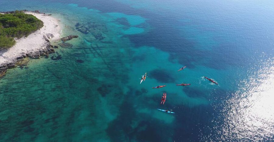 Lumbarda: Half-Day Kayaking and History with Wine delight - Paddling the small islands in front of Lumbarda