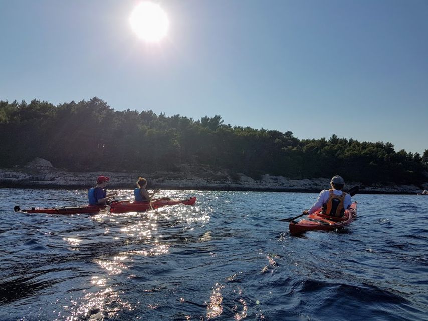 Lumbarda - Sunset Kayak Tour with a Picnic - Wine and Sweets - What the $81 price gets you