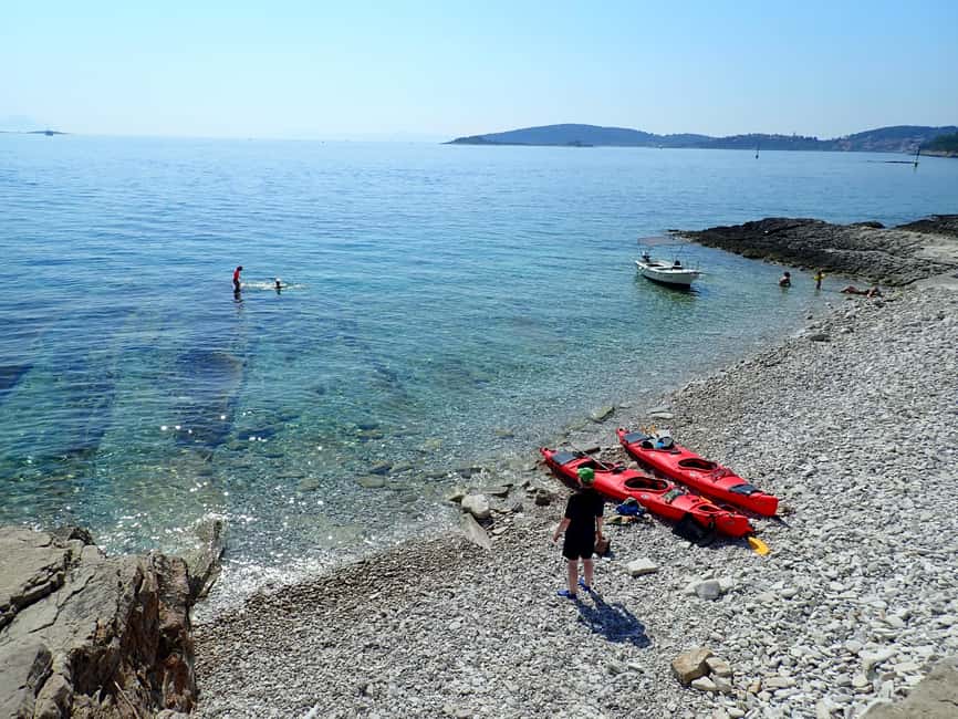 Lumbarda - Sunset Kayak Tour with a Picnic - Wine and Sweets - Getting comfortable on the water