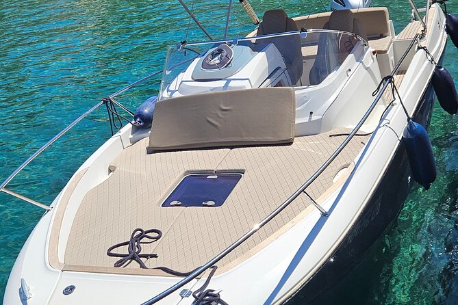 Luxury Private Speedboat Tour Islands & Blue Cave - What Luka’s guiding style adds