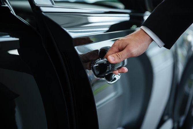 Luxury private transfer: Dubrovnik airport to Dubrovnik - The Old Town drop-off point matters