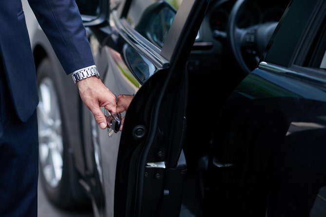Luxury private transfer: Dubrovnik airport to Dubrovnik - Best fit for families, late arrivals, and small groups