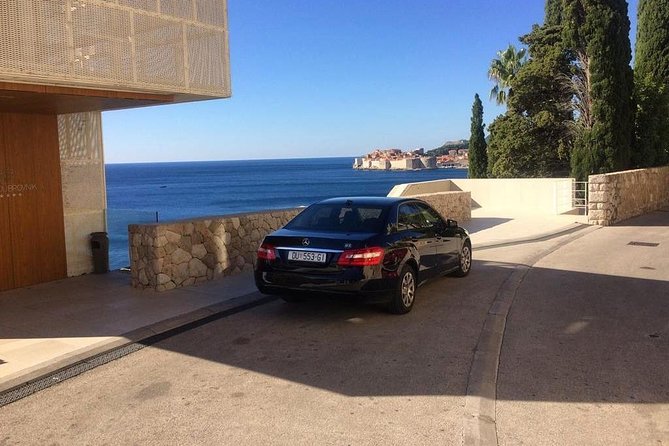Luxury private transfer: Dubrovnik to Dubrovnik airport - Drivers who add a local touch