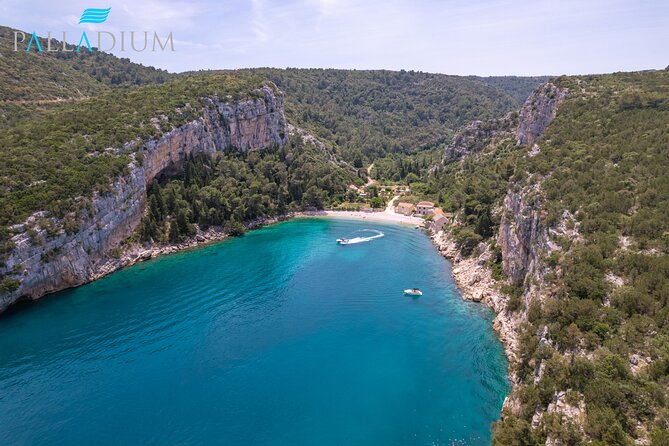 Makarska: 3 Island Speedboat Tour with Little Blue Cave & Lagoon - The Little Blue Cave and the sea-condition gamble