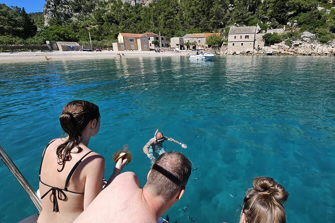 Makarska: 3 Island Speedboat Tour with Little Blue Cave & Lagoon - One hour in Jelsa, Hvar’s useful pause