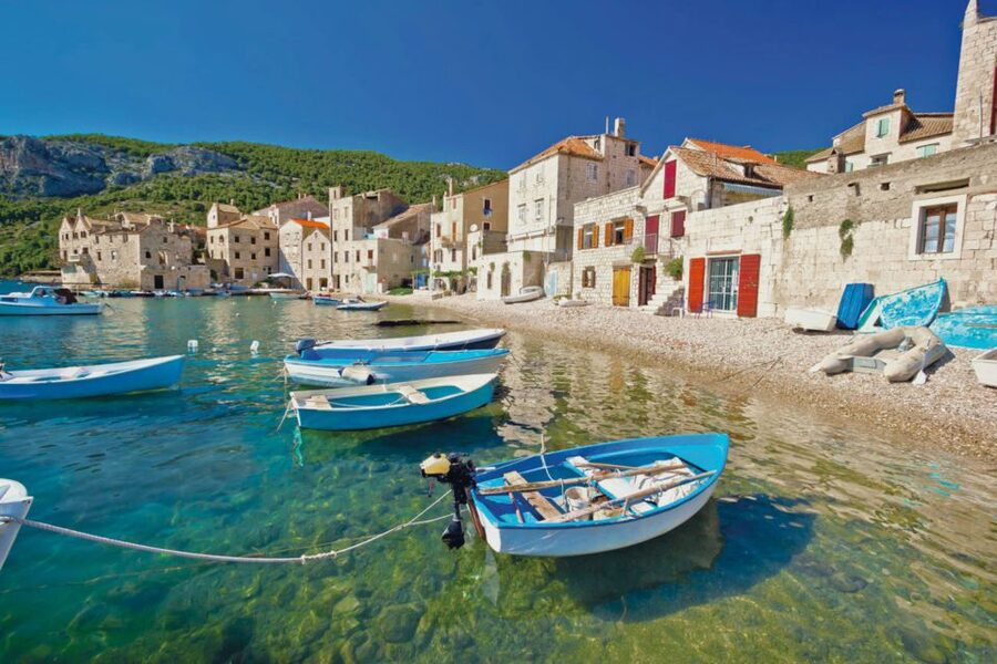 Makarska: 5-Islands Tour, Blue Cave, Vis, Hvar & Brač - Hvar Town: lunch, stone lanes, and a tight schedule