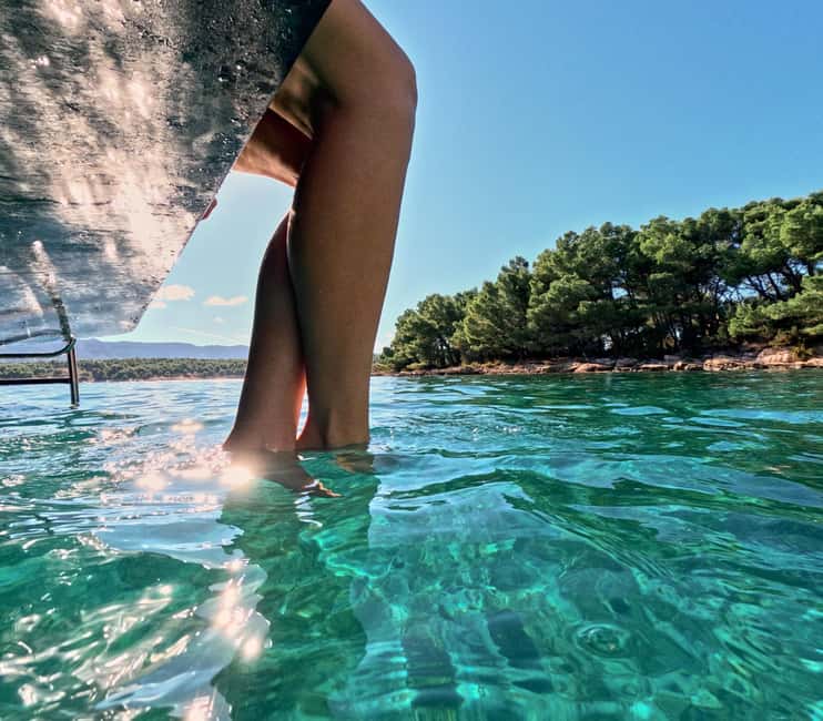 Makarska: Golden Horn Beach & Secluded Bays Speedboat Tour - What to pack for the boat