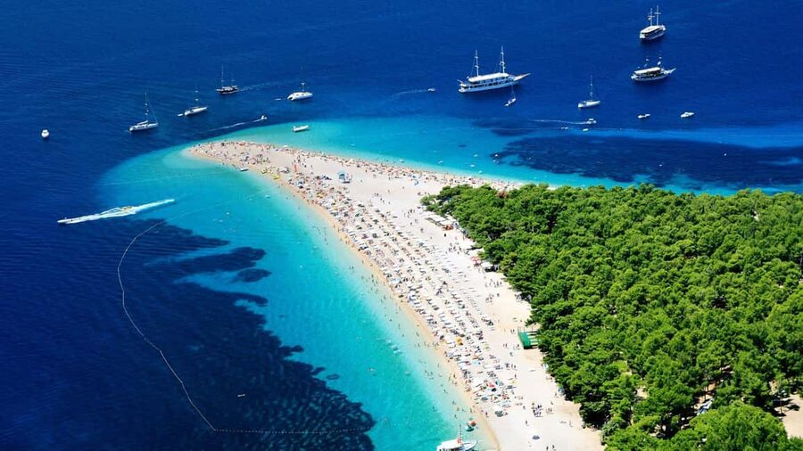 Makarska: Golden Horn Beach & Secluded Bays Speedboat Tour - Two hours at Zlatni Rat Beach
