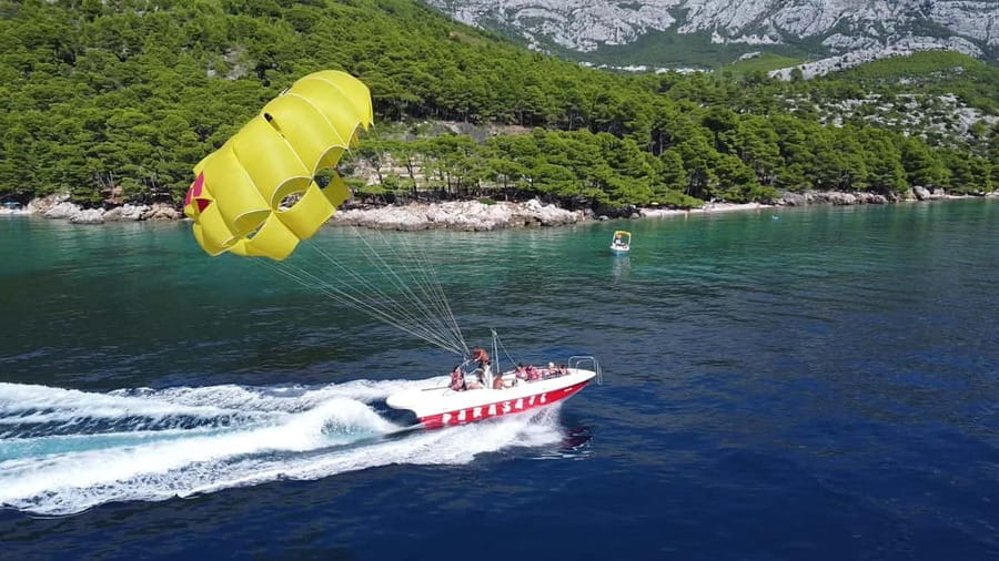 Makarska: Parasailing Experience - MPL Nautika - The view over Makarska is the real reward