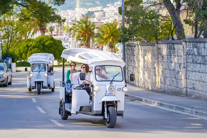 Makarska: Skywalk Tour with a Tuk Tuk - Skip the line ticket - Arriving at Skywalk Biokovo
