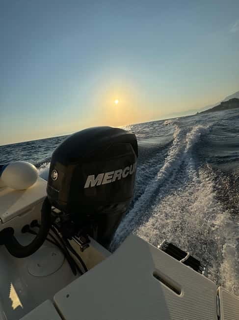 Makarska: Sunset private boat tour from Makarska - Returning Offshore for Sunset Photos