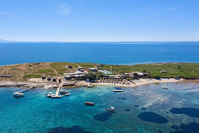 Medulin: Glass Boat Tour Experience to Kamenjak - Drinks, music, and the family-friendly setup