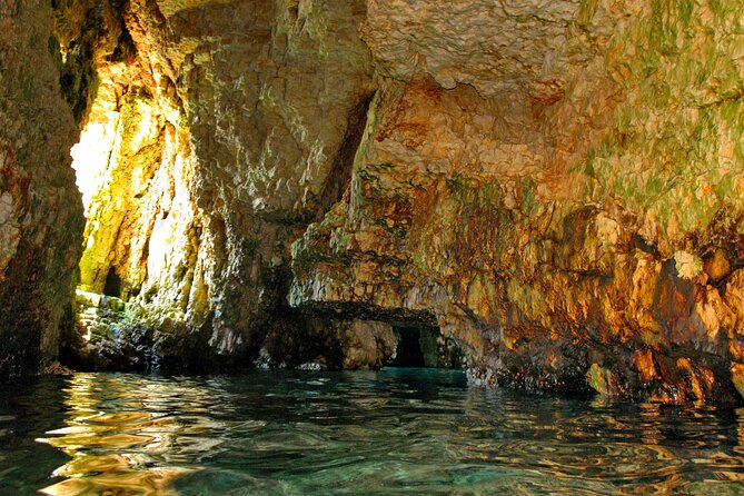 Medulin -Kamenjak 5h boat trip with lunch & drinks on Sandra Boat - Key points at a glance