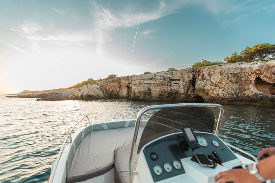 Medulin: Morning on Speedboat with Cave & Island Snorkeling - Weather, comfort, and what to pack