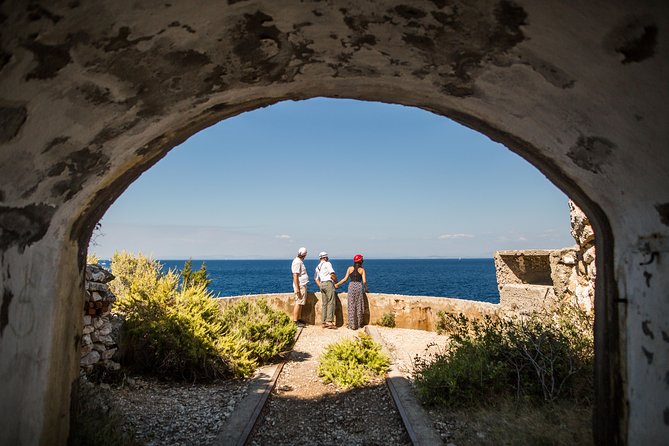 Military Tour - Starting in Vis with Paiz Travel