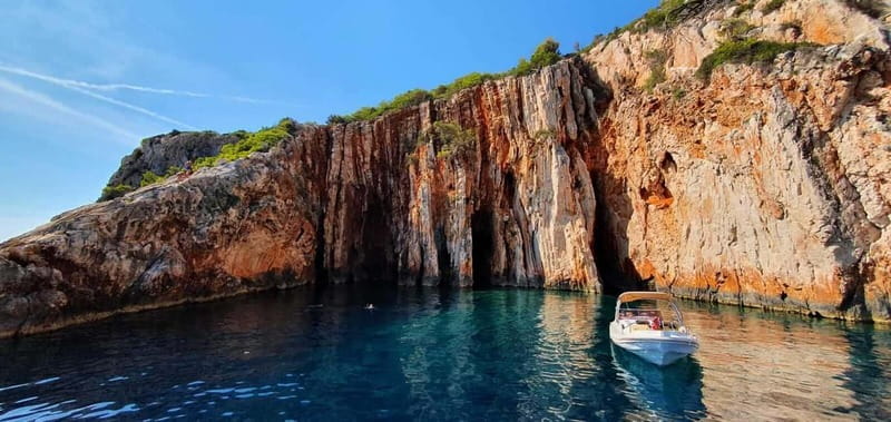 Milna: Boat Trip to Bol and The Hidden Bays of Brac island - A traditional Dalmatian meal by the sea