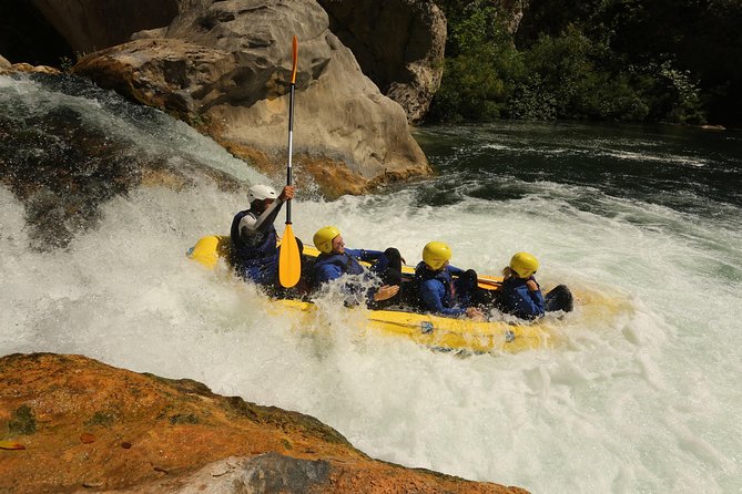 Multi Adventure Experience - Rafting with elements of canyoning - The safety briefing and equipment check