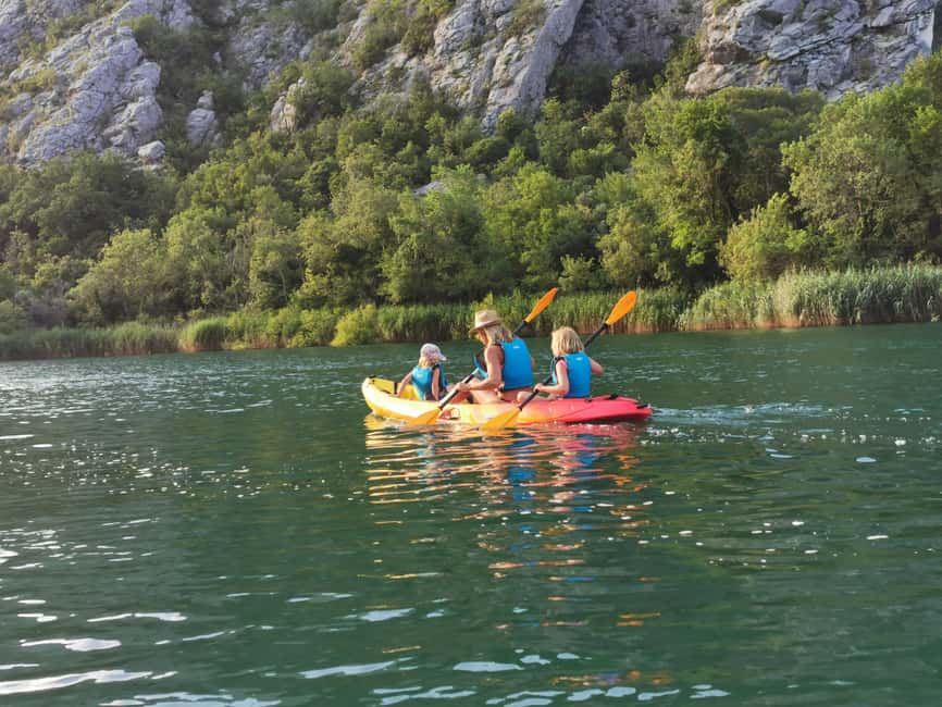 Omiš/Split: 4h Kayaking in Cetina Protected Nature Park Area - Starting in Omiš and getting ready on the Cetina