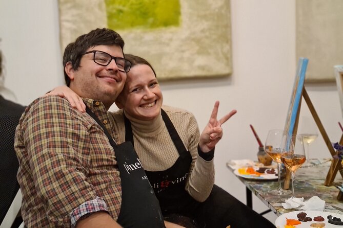 Painting party at Art Bottega - Paint & Wine Studio in Rijeka - Why the small group makes a difference