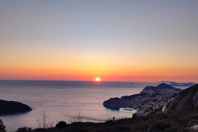 Panoramic Sunset Hike - Wine, snacks, and an olive grove pause