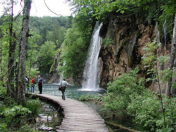 Plitvice Lakes Day Trip from Zadar and Biograd - The guide’s role and the value of explanation