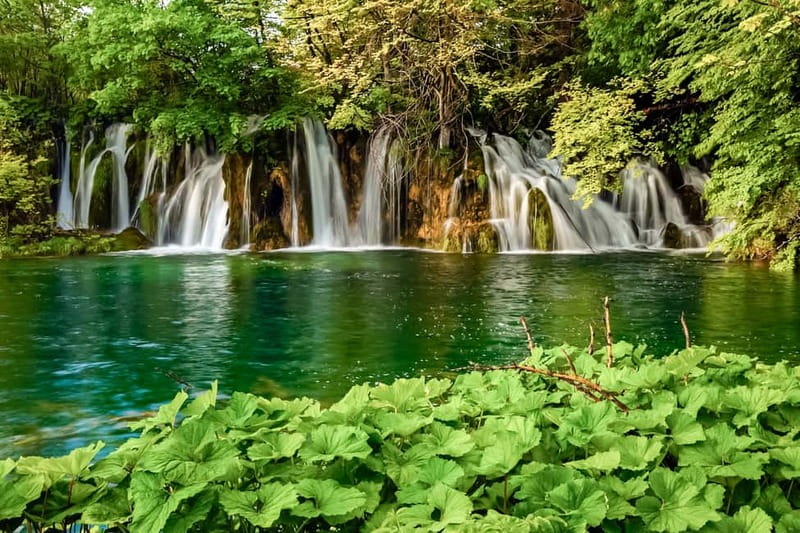 Plitvice Lakes: Guided Walking Tour with Train and Boat Ride - The value of $28