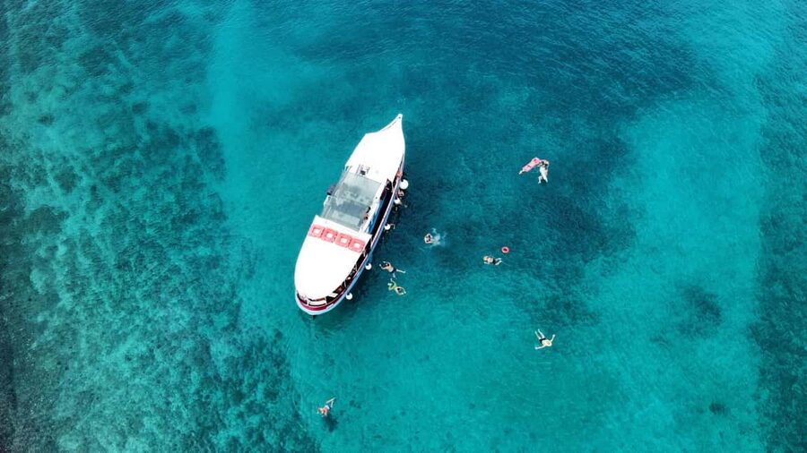 Podstrana: Full-Day Boat Trip to Brač and Shipwreck Kontesa - A full day between Brač and Šolta