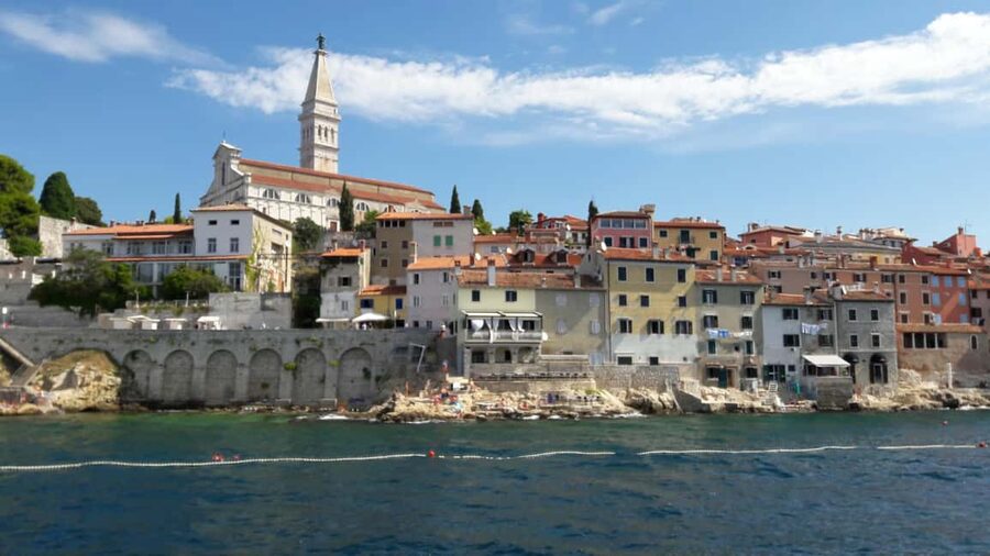 Poreč: Boat tour to Rovinj with lunch and drinks - Boarding the Ship Manon in Poreč