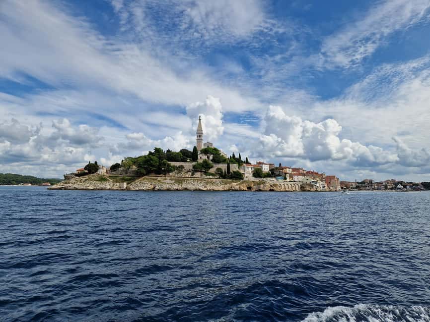 Poreč: Boat tour to Rovinj with lunch and drinks - Swimming near the Rovinj meeting point
