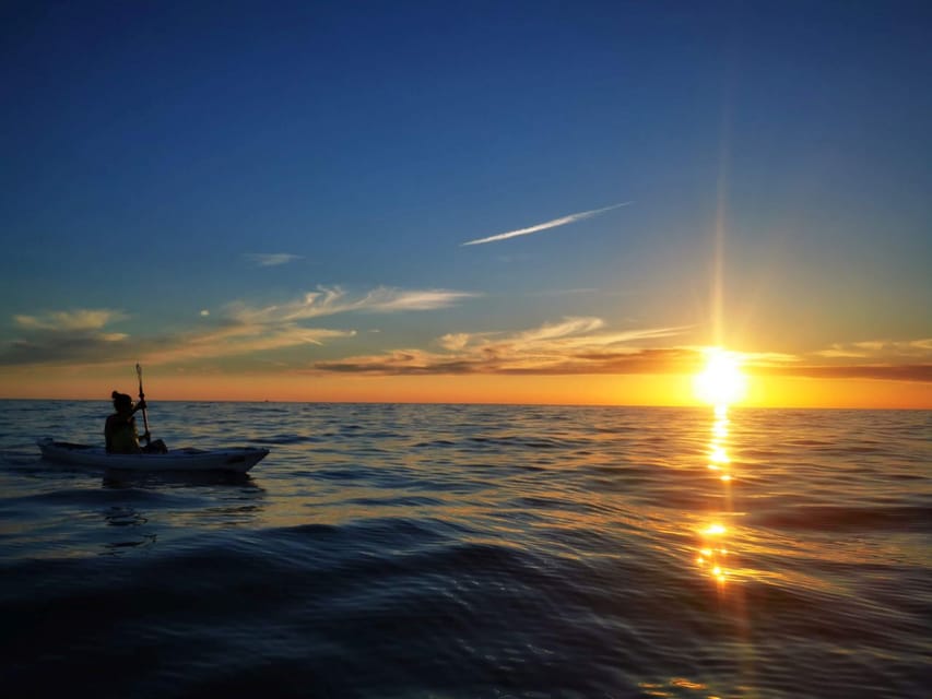 Poreč: Sea Kayaking Sunset Tour - Who should book this sunset paddle