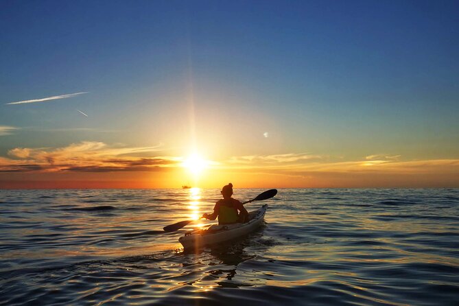 Poreč sunset sea kayaking tour - The beach-bar finish