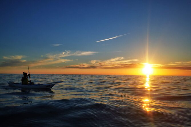 Poreč sunset sea kayaking tour - Guide style and group size