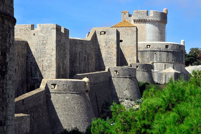 Private 2 hours Walking Tour Games of Thrones in Dubrovnik - Luza Square: a lively opening to the old city