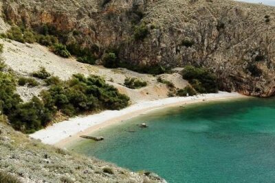 Private 7,5h Plavnik Island & Wild Bays Full-day Boat Trip